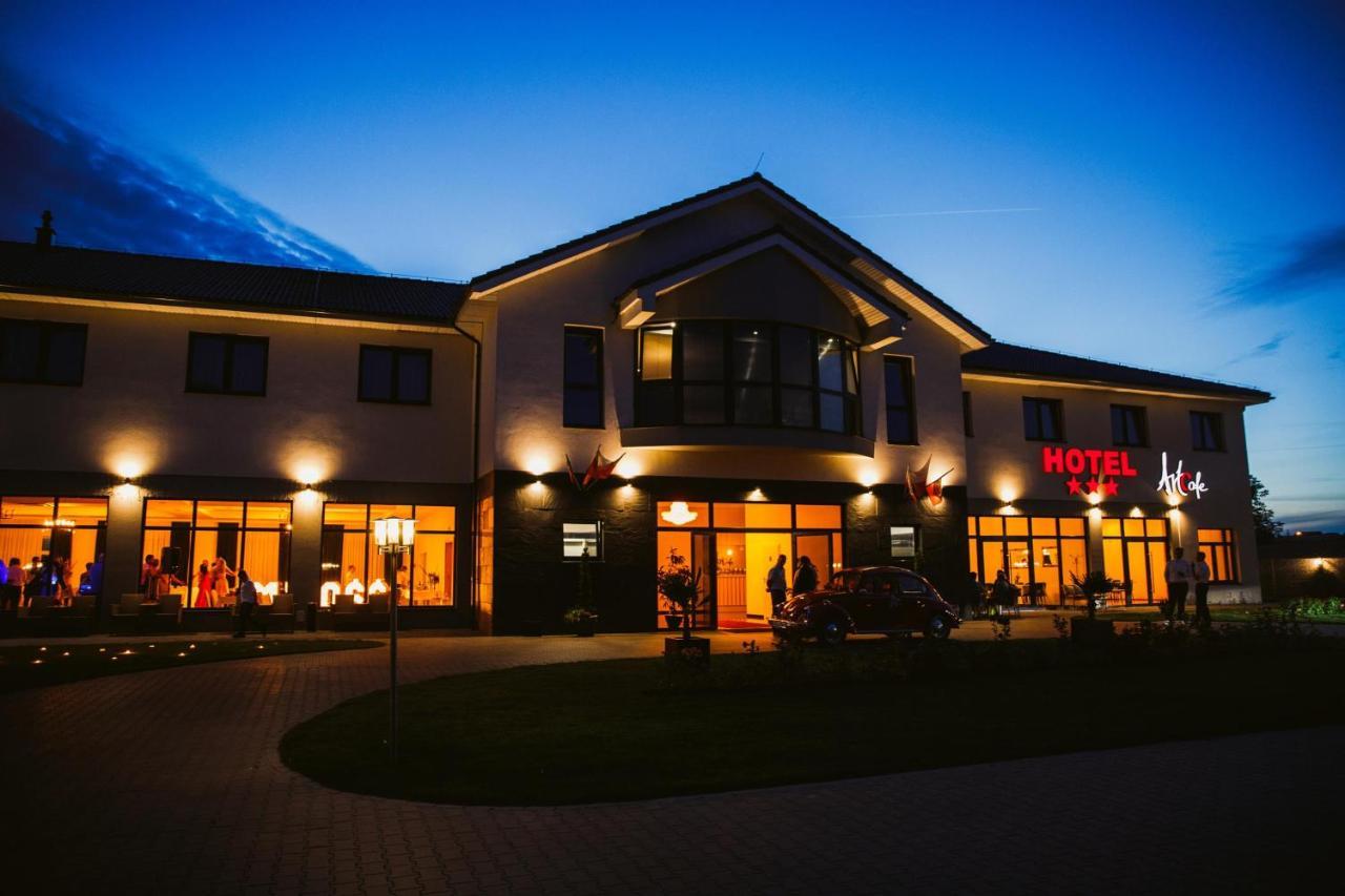 Hotel Art Cafe Nakło nad Notecią Dış mekan fotoğraf