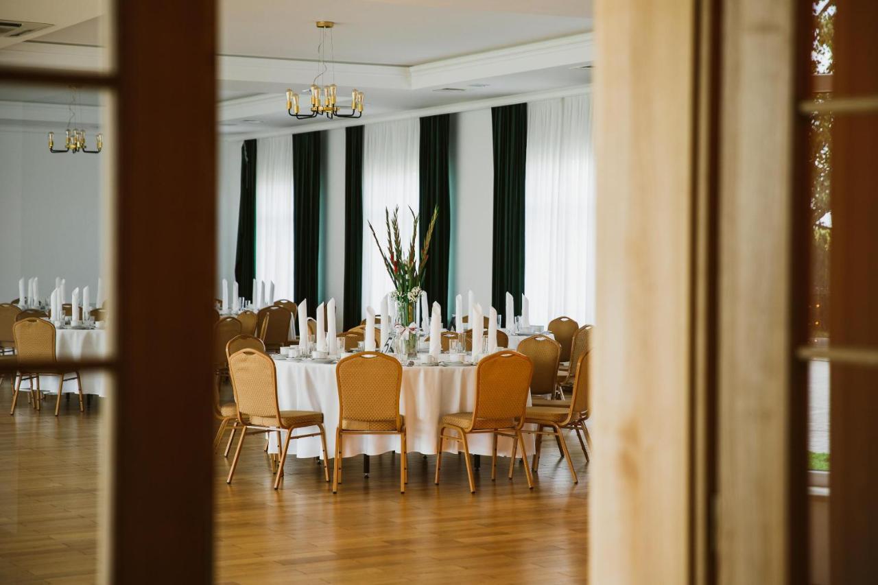 Hotel Art Cafe Nakło nad Notecią Dış mekan fotoğraf